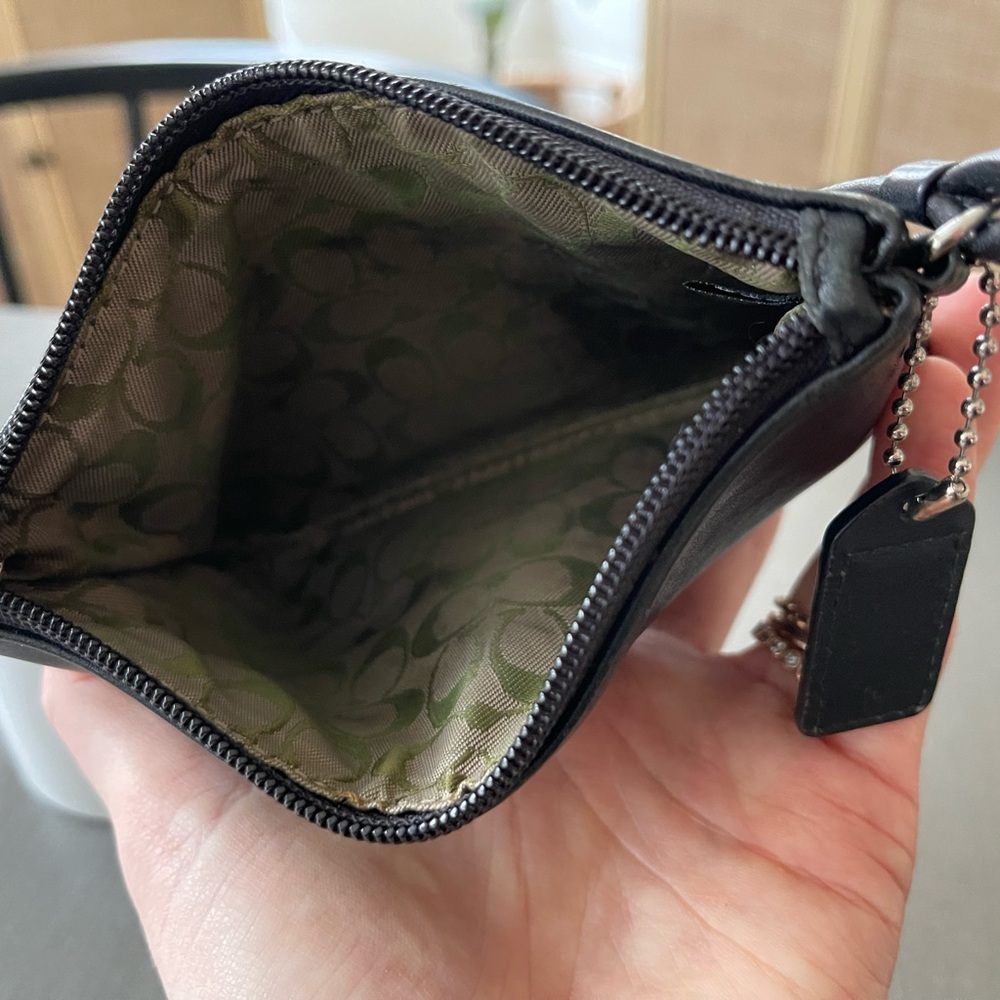 Authentic Vintage Coach Black Leather Wristlet - Picture 3 of 4